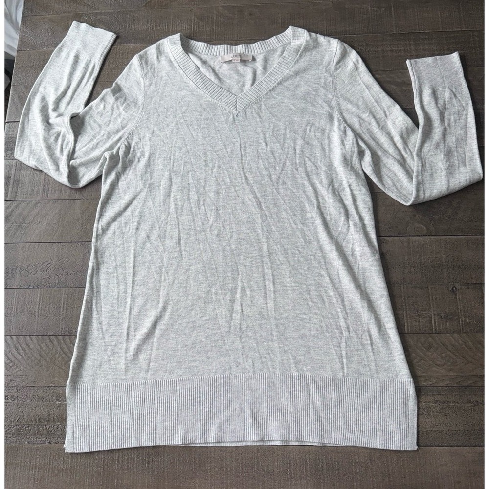 Loft Women's Light Gray V-Neck Ribbed Hem‎ Light Weight Sweater size XL